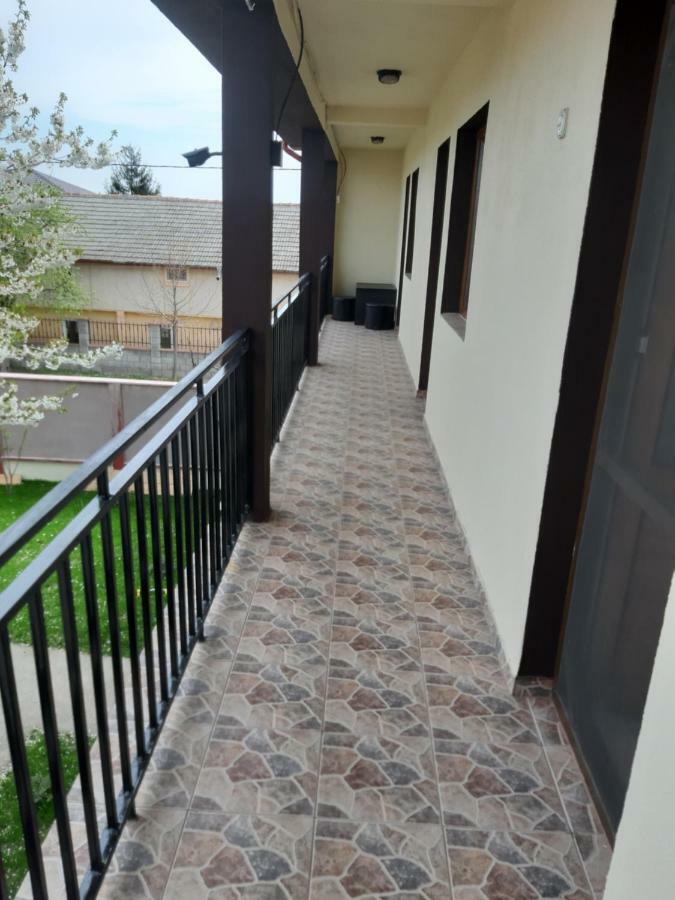 La Babusca Hotel 2 Mai Bagian luar foto